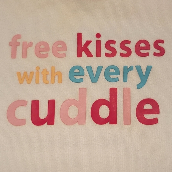 CARTER'S ♡ Adorable Pink Trim "FREE KISSES WITH EVERY CUDDLE" Bodysuit Onesie NB - Picture 7 of 10
